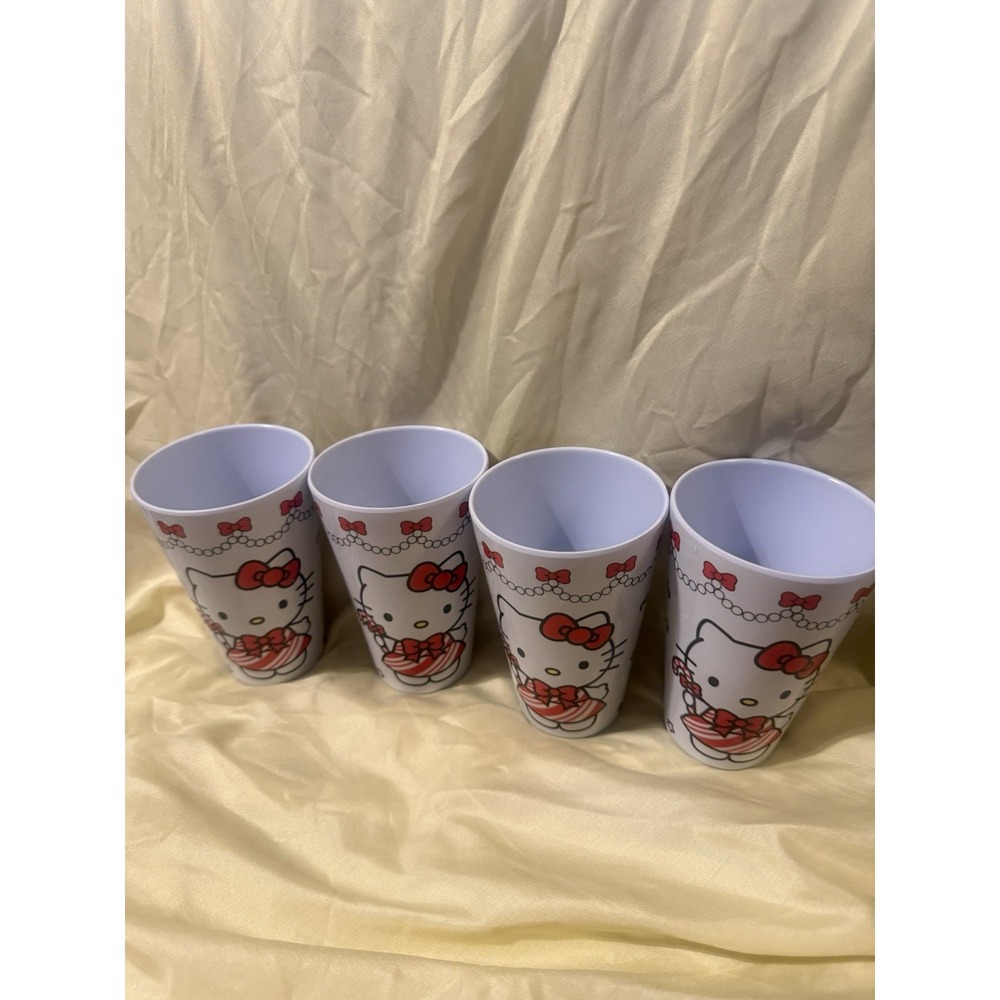 Silver Buffalo Sanrio Hello Kitty Holiday 4-Piece Plastic Tumbler Cup Set